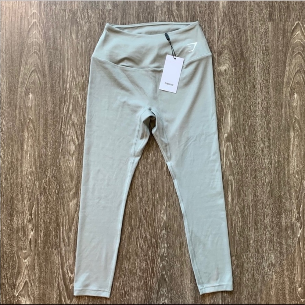 Gymshark Training 7/8 leggings.
Small NWT